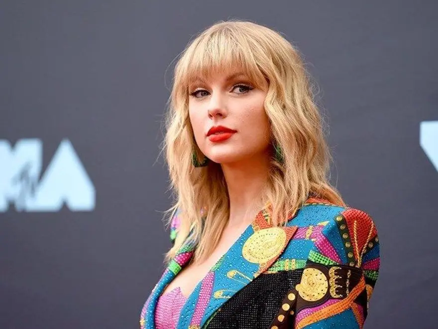 Taylor Swift tavuk dönere bayılıyor! 