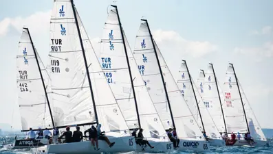 12. TAYK Slam-Eker Olympos Regatta Yelken Yarışları’nda, J/70 sınıfı yarışları tamamladı