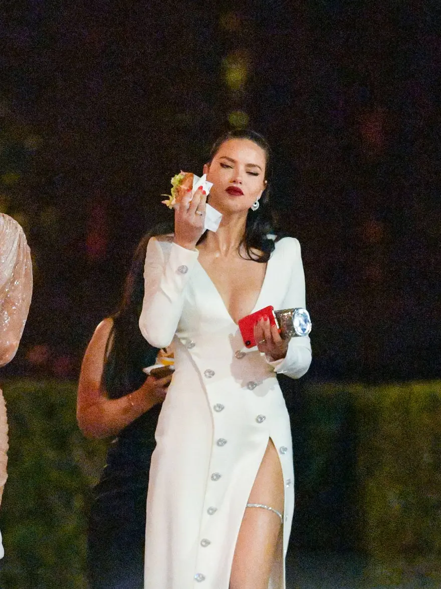Ünlülerin parti sonrası halleri (Vanity Fair After Party) 1