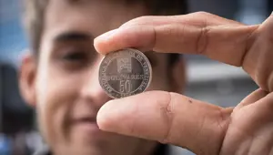 Venezuela'da 50 bolivarlık madeni para basıldı