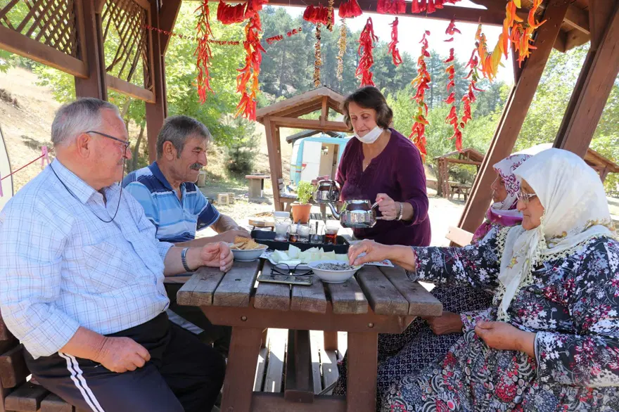 Ege'nin zirvesi Covid 19'dan kaçan karavancıların uğrak noktası oldu 6 Ege'nin zirvesi Covid 19'dan kaçan karavancıların uğrak noktası oldu 6