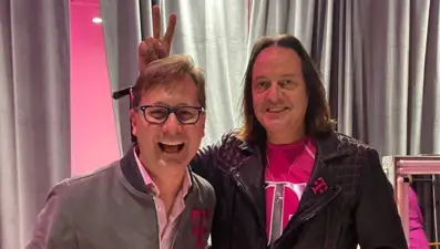 Telekom devinin CEO'su koltuğunu böyle devretti (Dijital çağın 61 yaşındaki yöneticisi)