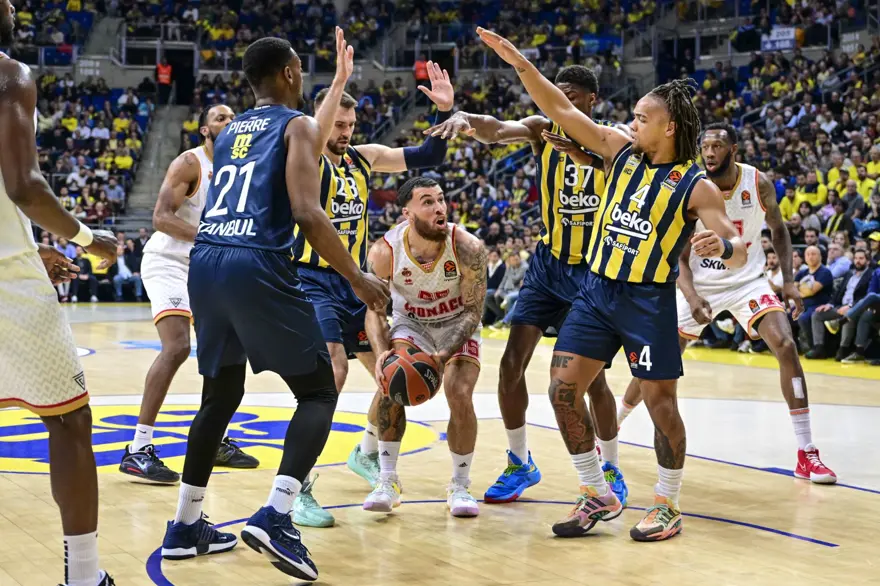 İLK MAÇI FENERBAHÇE RAHAT KAZANMIŞTI 3