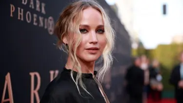 Jennifer Lawrence anne oldu