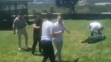 Kapatılan kolejin yöneticileri görüşmek için çağırdıkları öğretmenleri dövdü