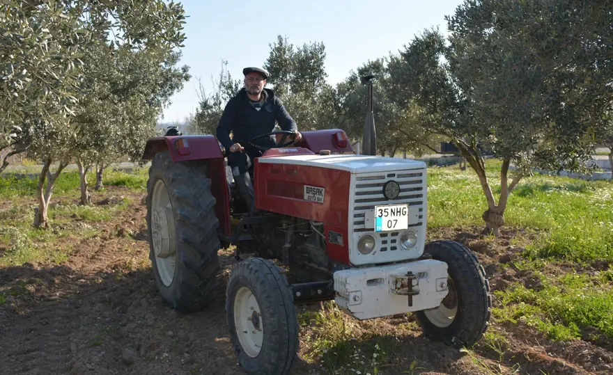 Hüsnü Şenlendirici çiftliğinde köy hayatı yaşıyor 2