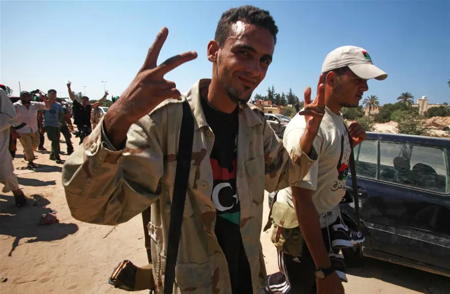 Kaddafi'nin kalesi düştü 76 Kaddafi'nin kalesi düştü 76