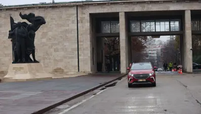 Bakan Varank Meclis'e Togg ile geldi