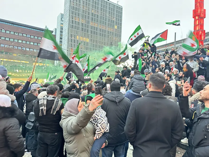 Avrupa'daki Suriyeliler, Baas rejiminin devrilmesini kutladı 20