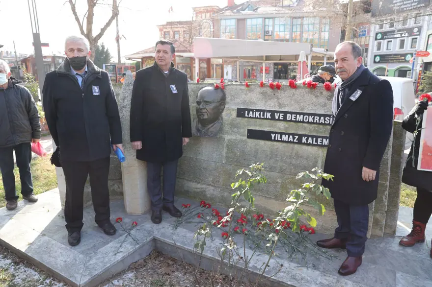 Uğur Mumcu, ölümünün 29'uncu yılında anıldı 13 Uğur Mumcu, ölümünün 29'uncu yılında anıldı 13