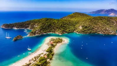 Ege'nin mavi bayraklı plajları yaz sezonuna hazır