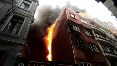 Beyoğlu'nda otelde yangın