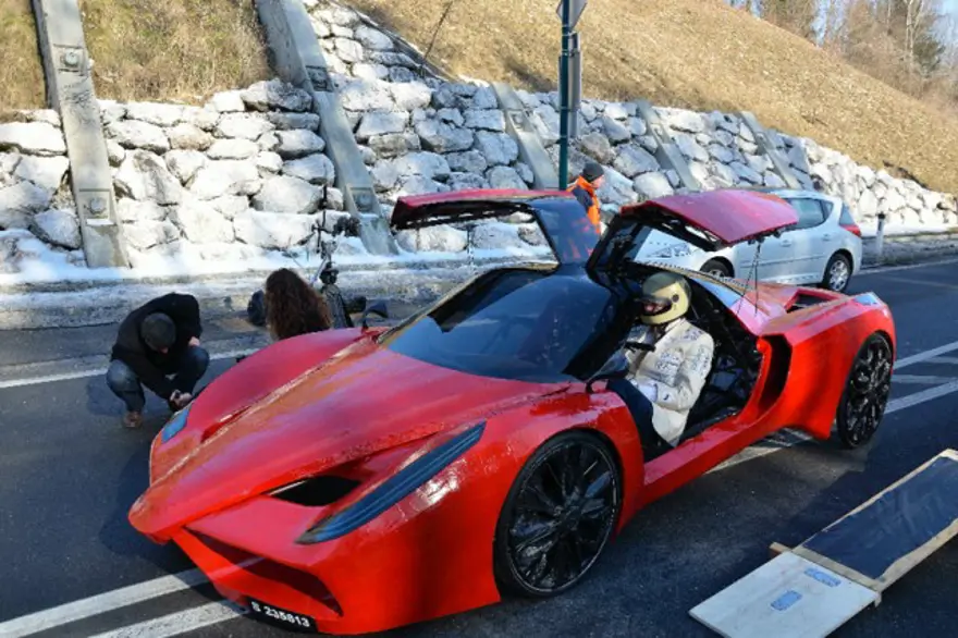 Dünyanın en yavaş Ferrari'si 8