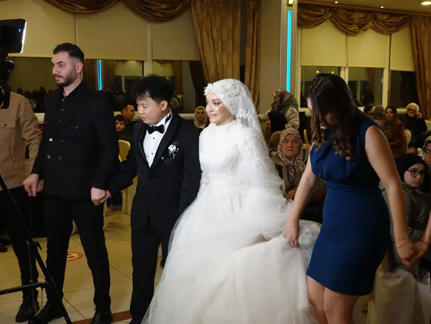 Rize'ye Çinli damat: Nikahı kıyan İsmail Hakkı Çiftçi'nin esprisi salonu güldürdü 3