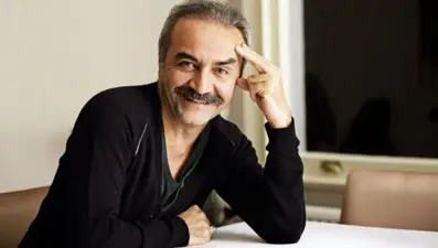 Yılmaz Erdoğan'dan karantina dizisi geliyor: Babam ile Sosyal Mesafe