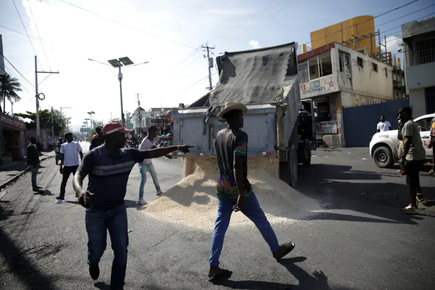 Haiti'de hükümet karşıtı protestolar şiddet olaylarına sahne oluyor 6