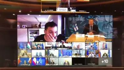 Gazeteci gizli toplantıya sızdı