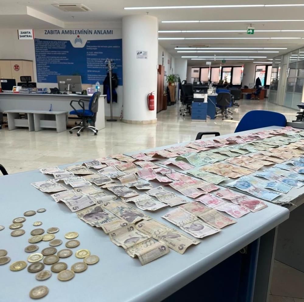 Bolu'da dilencinin üzerinden 4 bin lira çıktı