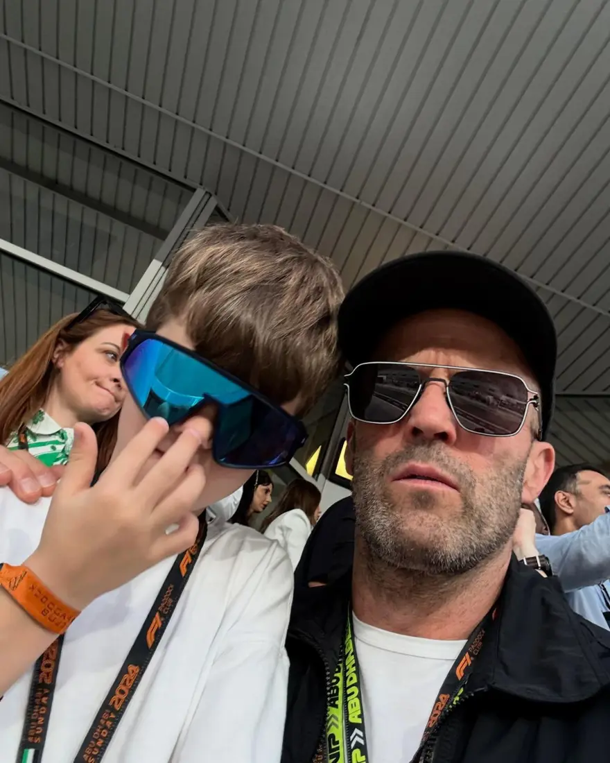 Fahriye Evcen ile Burak Özçivit, Formula 1 yarışları için Abu Dabi'de 4