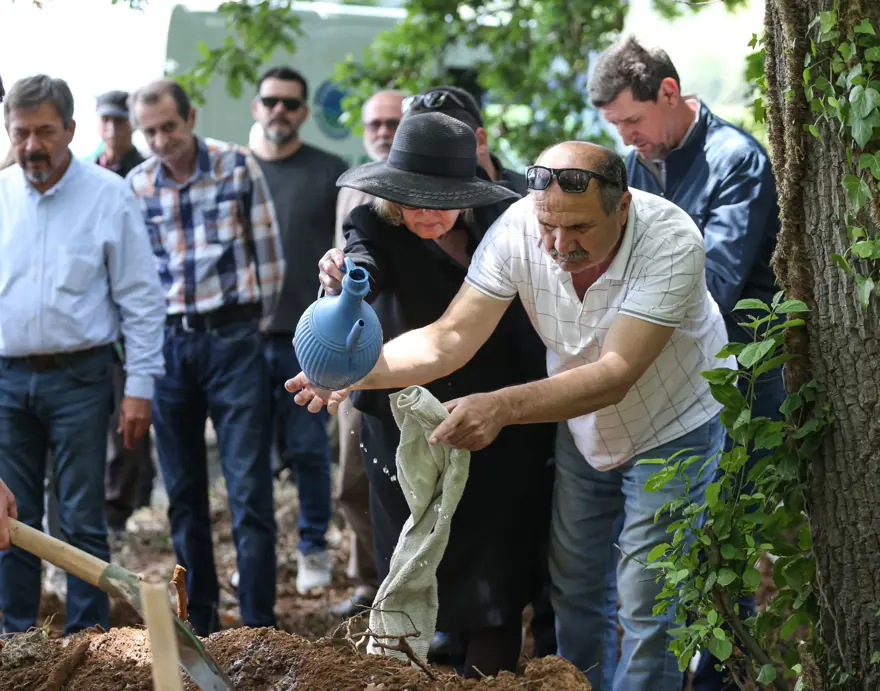 Korhan Berzeg için cenaze töreni: Kemikleri toprağa verildi 13