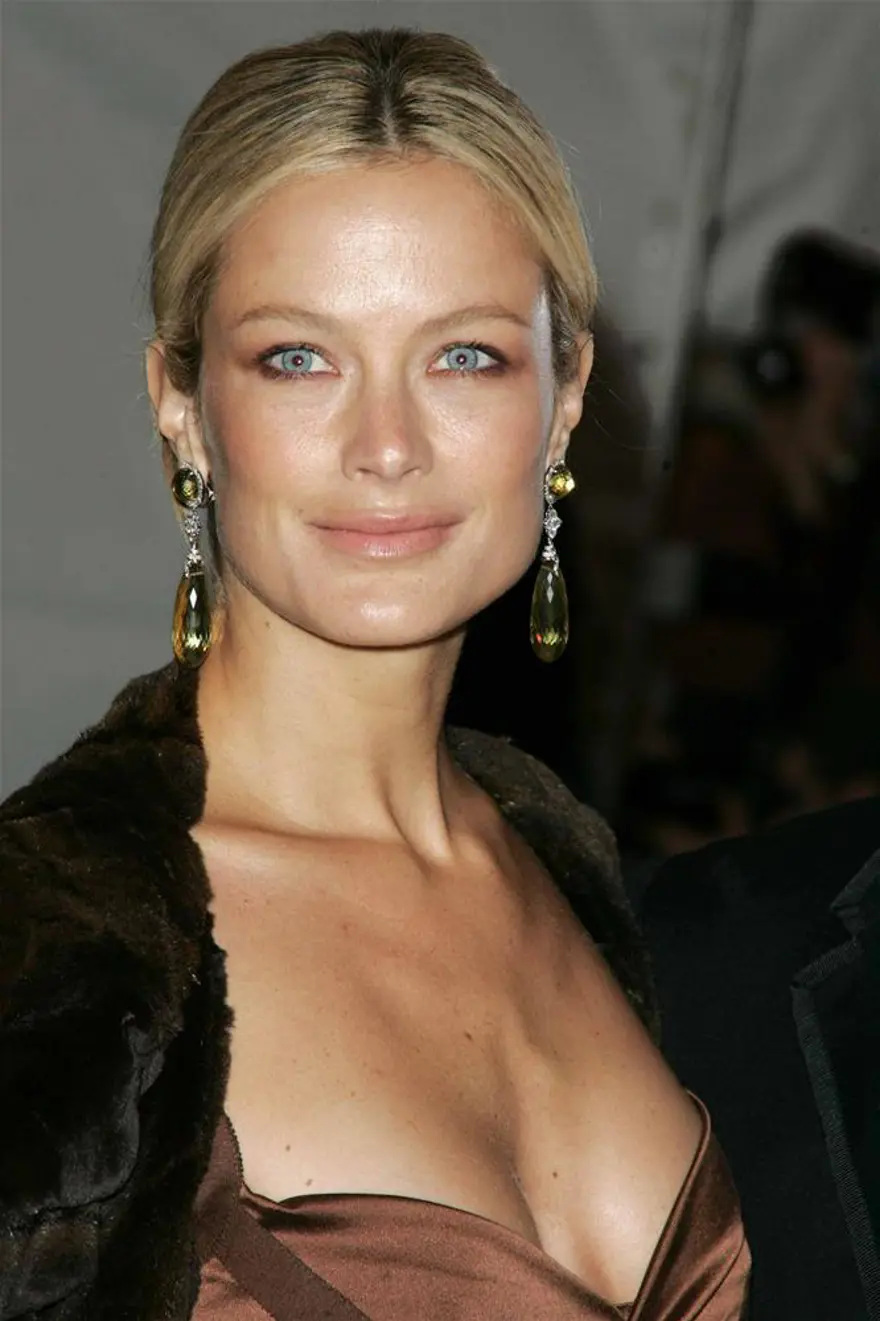 Carolyn Murphy 23 Carolyn Murphy 23