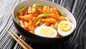 Kore mutfağından Tteokbokki tarifi (Tteokbokki nasıl yapılır, gerekli malzemeler neler?)