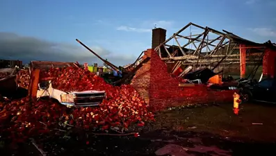 New York’u hortum vurdu: 1 kişi öldü, acil durum ilan edildi