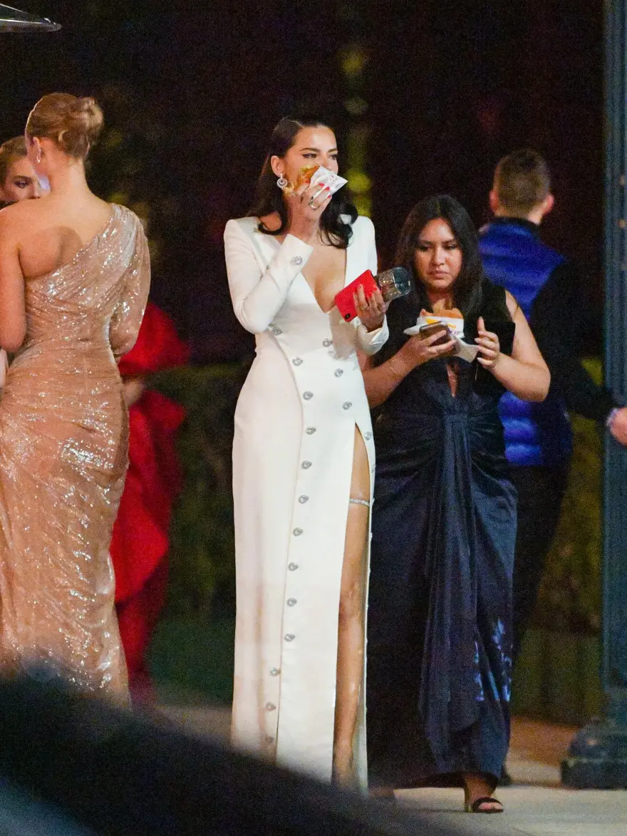 Ünlülerin parti sonrası halleri (Vanity Fair After Party) 