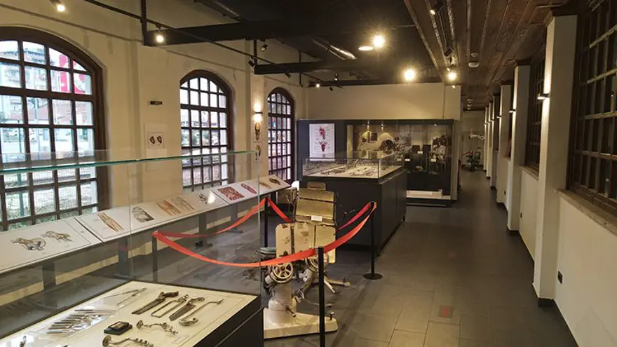 "BİNANIN İÇİNDE TREN RAYLARI HALEN DURUYOR" 3