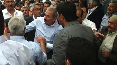 Bakan yumruktan son anda kurtuldu