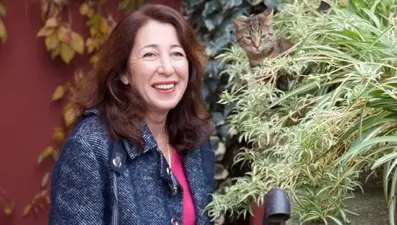 Nuray Atacık'ın ikinci kitabı Bukalemun'da heyecan sürüyor