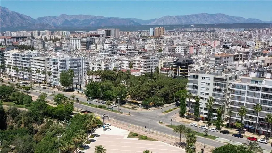 Yabancılara satılan her üç konuttan ikisi Antalya ve İstanbul'dan 9