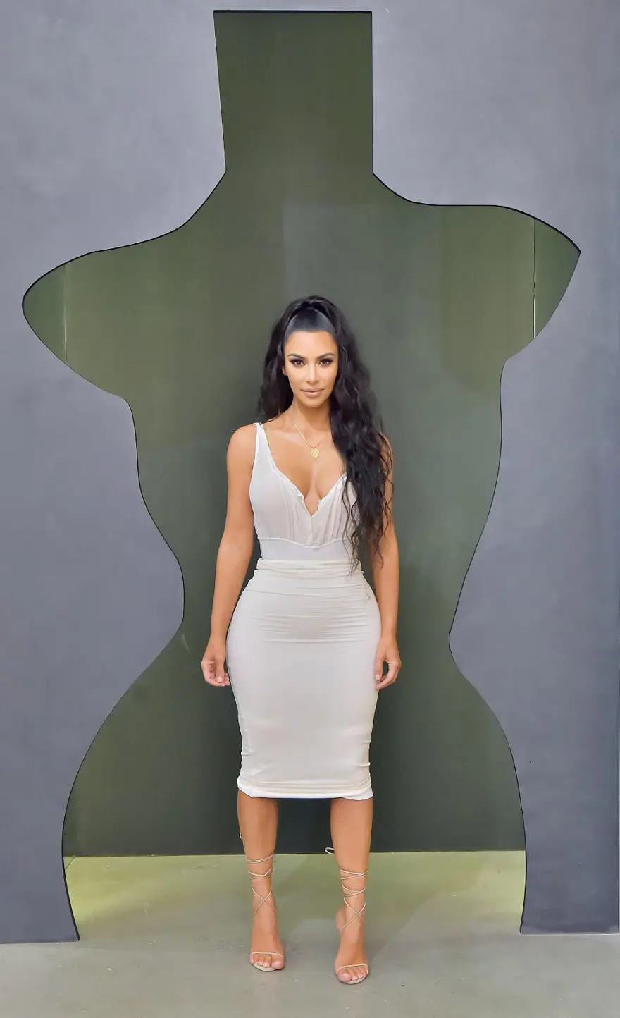 Kim Kardashian 5 dakikada 5 milyon dolar kazandı (Sadece sosyal medya kullandı) 