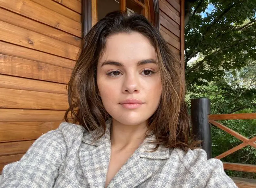 Selena Gomez gala tarzıyla Instagram'a damga vurdu 6