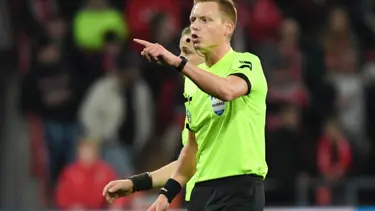 Yabancı madde hakeme isabet etti: Maç tatil edildi