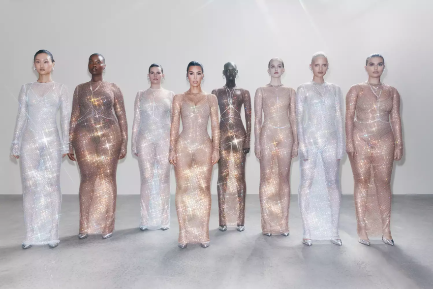 Kim Kardashian mücevher markası ile iş birliğine imza attı 5 Kim Kardashian mücevher markası ile iş birliğine imza attı 5