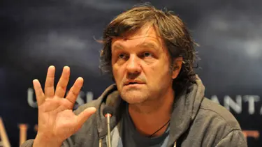 Emir Kusturica ülkesine döndü
