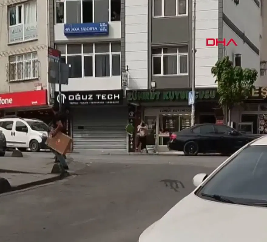 Küçükçekmece’dekuyumcuyu soymaya çalışan hırsıza linç girişimi 1