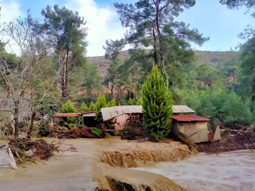 İzmir'de Yeniköy Sulama Göleti tehlike oluşturdu, 30 hane boşaltıldı 6