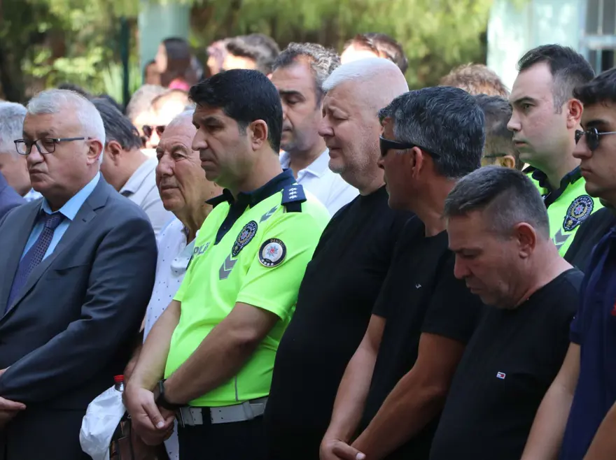 Akyaka’dakikazada  yaşamını yitiren Melisa’yagözyaşları içinde veda 3