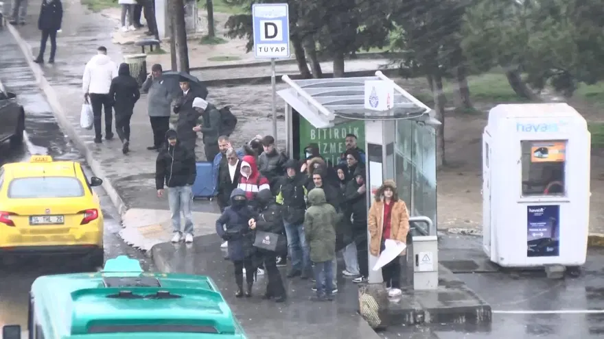 Beylikdüzü'nde kar Taksim'de karla karışık yağmur 6 Beylikdüzü'nde kar Taksim'de karla karışık yağmur 6
