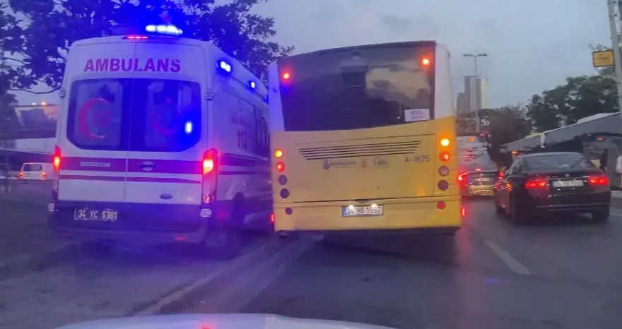 Ambulans kaldırımdan ilerledi 2