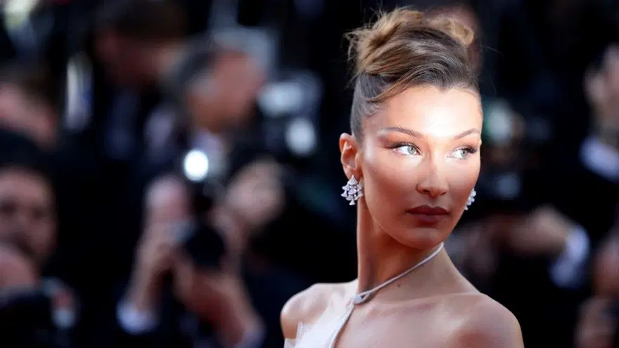 Bella Hadid ilk NFT koleksiyonunu sundu 5