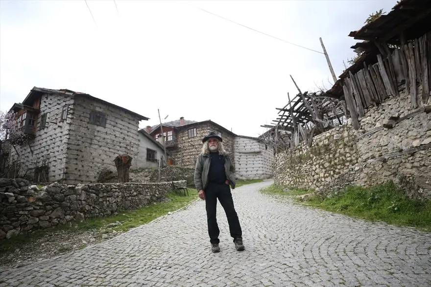 İhracatçılığı bırakıp turistlere gönüllü rehber oldu 