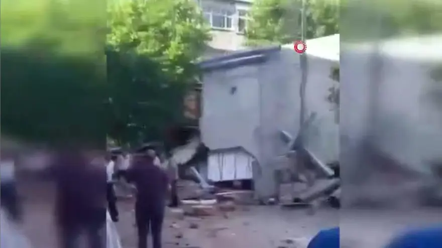 SON DAKİKA HABERİ | İstanbul Küçükçekmece'de bina çöktü: 1 kişi öldü, 2'si ağır 8 kişi yaralandı 16