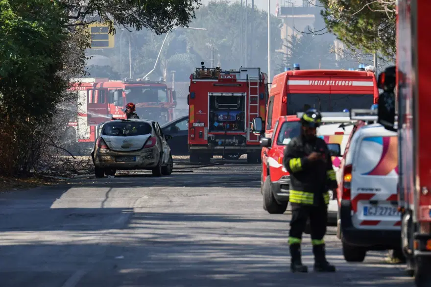 Roma'da benzin istasyonu patladı! Çok sayıda yaralı var 4 Roma'da benzin istasyonu patladı! Çok sayıda yaralı var 4