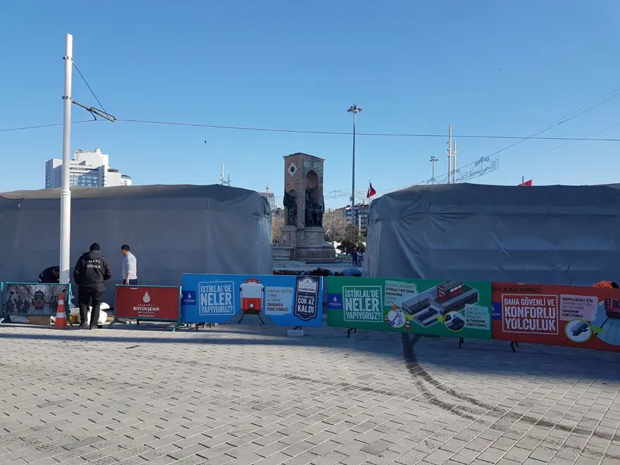 Bir yıl aradan sonra yeniden Taksim Meydanı'nda 8 Bir yıl aradan sonra yeniden Taksim Meydanı'nda 8