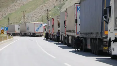Türkiye-İran sınırında 5 kilometrelik TIR kuyruğu