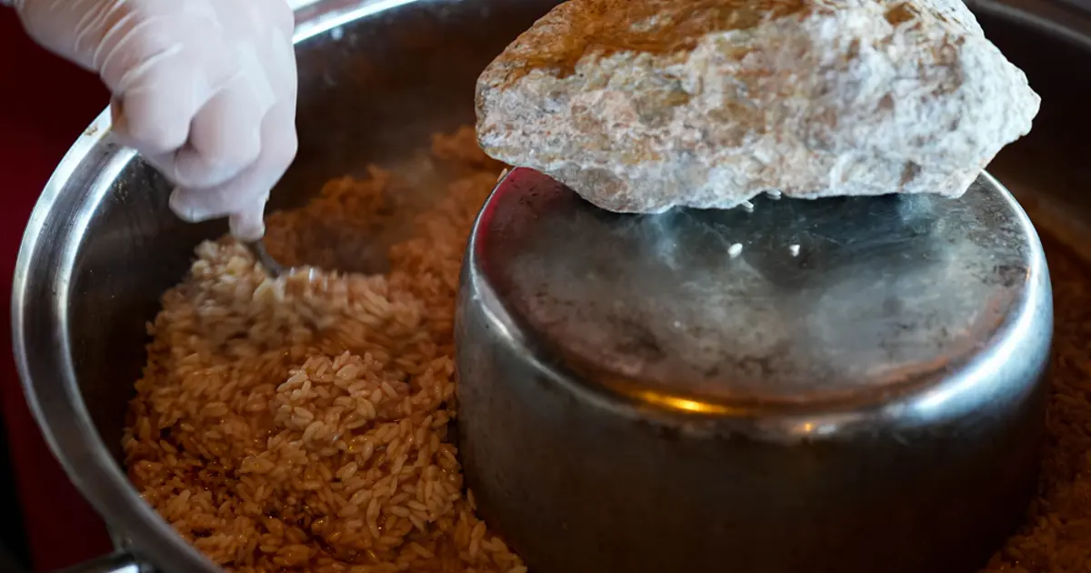 Aydın'ın "adak yemeği." Dileklerin gerçekleşmesi için pişiriliyor