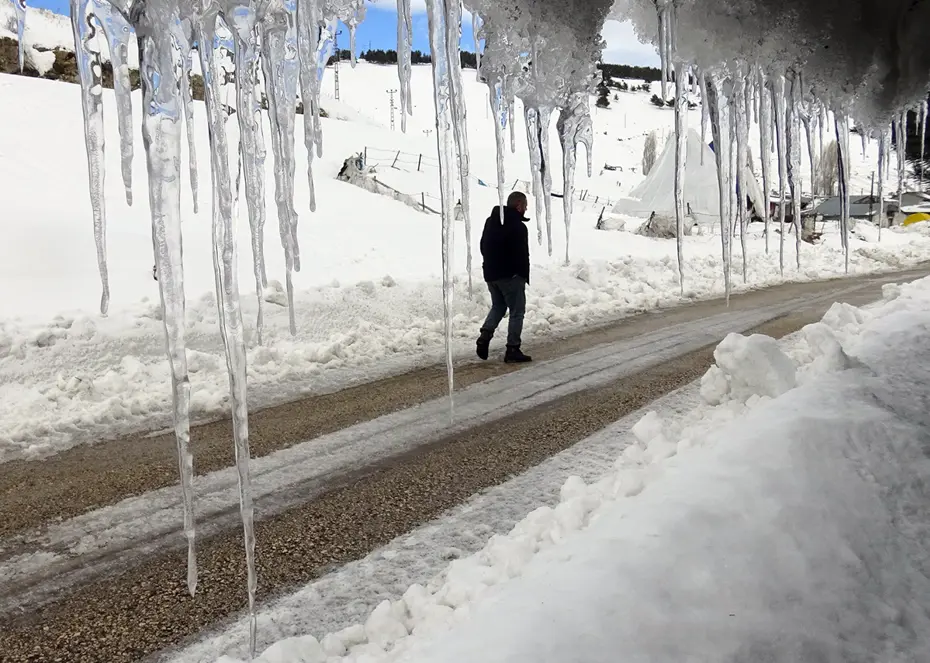 Kar yerini dondurucu soğuğa bıraktı. Sıcaklık eksi 26'ya kadar düştü